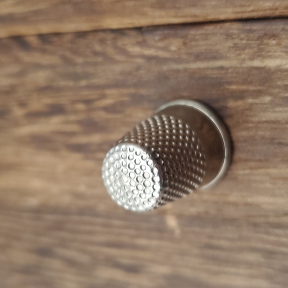Silver thimble sewing accessory‎ - Picture 2 of 2